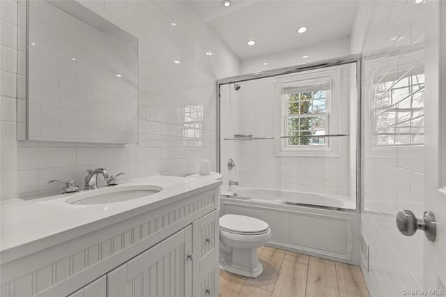 10 Norfolk Road, Great Neck, NY 11020