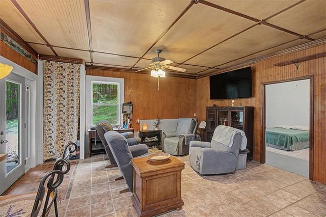 1002 Raccoon Ridge NE, Ranger, GA 30734