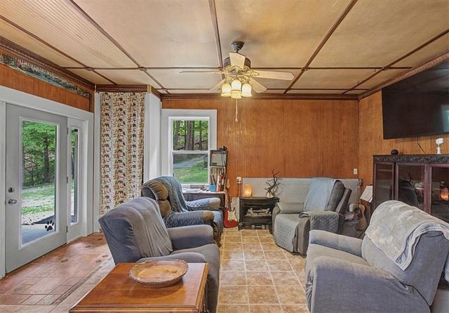 1002 Raccoon Ridge NE, Ranger, GA 30734
