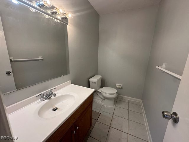 518 SE 6th PL, Cape Coral, FL 33990