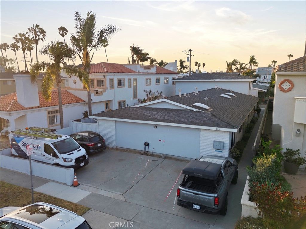 215 Detroit Avenue, Huntington Beach, CA 92648 — exterior