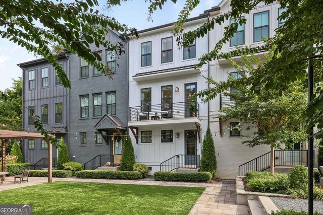 119 Chestnut Circle, Atlanta, GA 30342