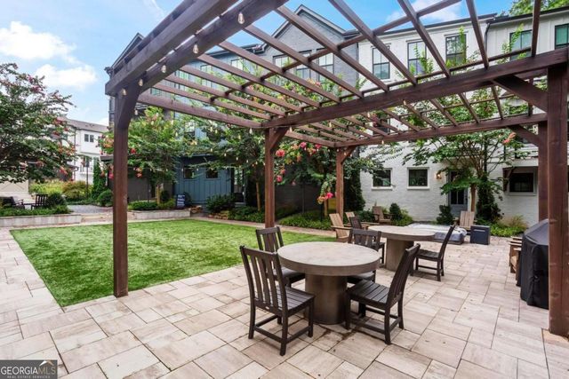 119 Chestnut Circle, Atlanta, GA 30342