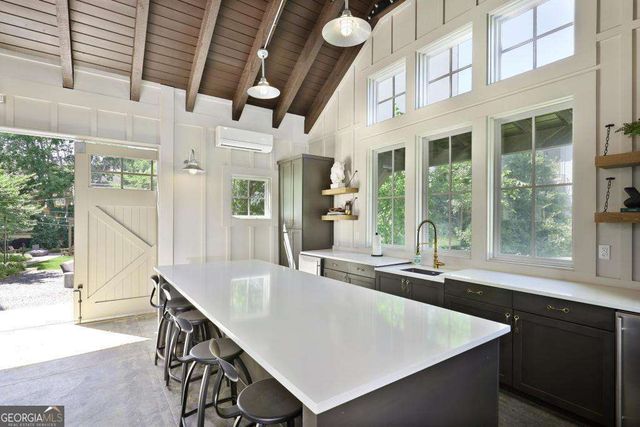 119 Chestnut Circle, Atlanta, GA 30342