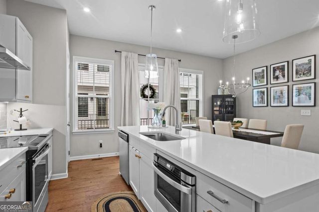 119 Chestnut Circle, Atlanta, GA 30342