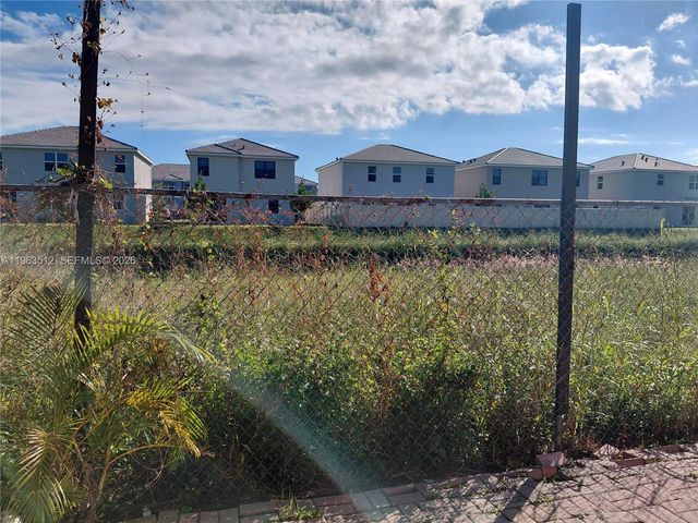 83 NE 13th Ave 15, Homestead, FL 33033