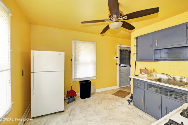 429 N 44th St, Louisville, KY 40212