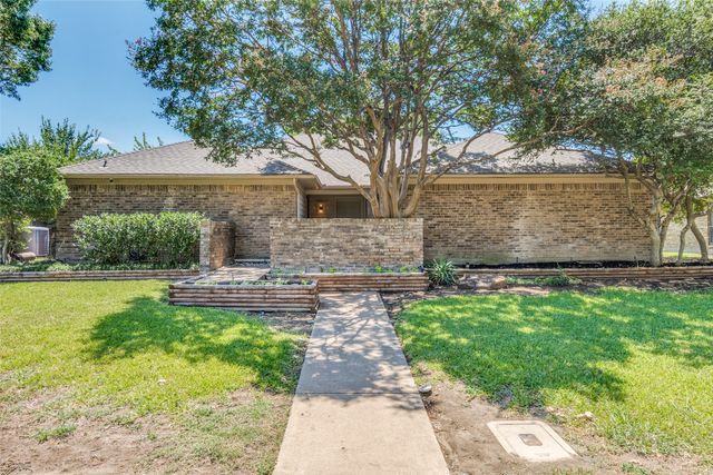 12125 Cross Creek Drive, Dallas, TX 75243
