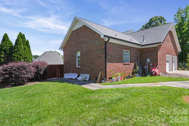 1100 Legacy Lake Drive, Monroe, NC 28110