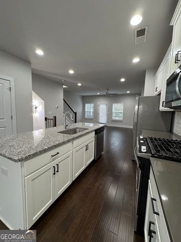 3805 Oxford Circle, Doraville, GA 30340