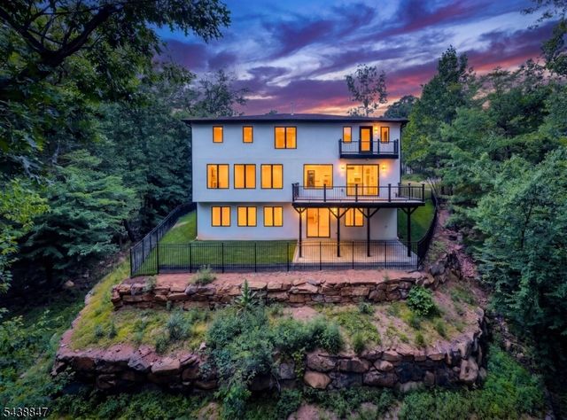 69 Mazur Pl, Hawthorne Boro, NJ 07506