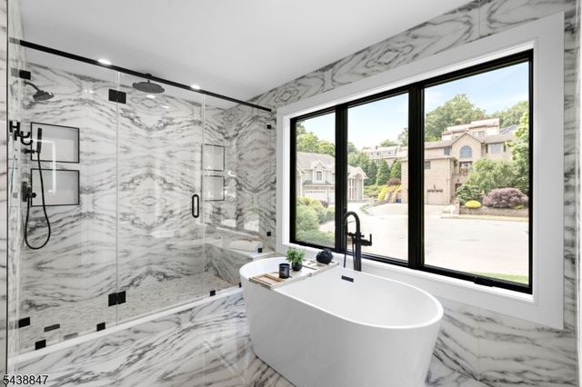 69 Mazur Pl, Hawthorne Boro, NJ 07506