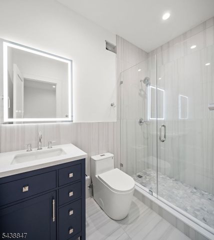 69 Mazur Pl, Hawthorne Boro, NJ 07506