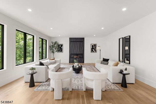 69 Mazur Pl, Hawthorne Boro, NJ 07506