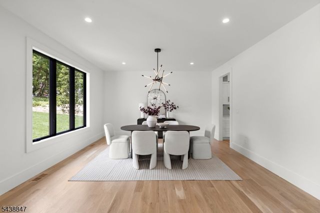 69 Mazur Pl, Hawthorne Boro, NJ 07506