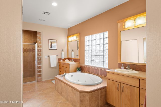 1704 Boulders Drive, Las Cruces, NM 88011