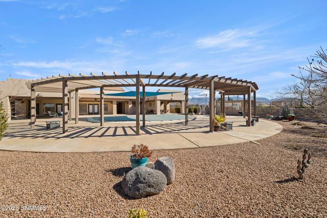 1704 Boulders Drive, Las Cruces, NM 88011