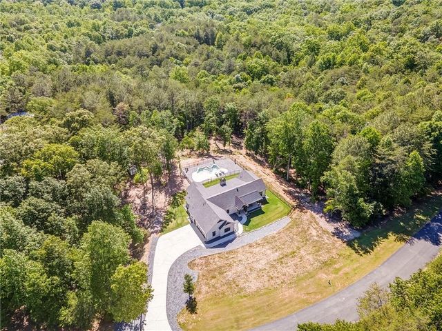 16 Mountain Creek Trail NE, Fairmount, GA 30139