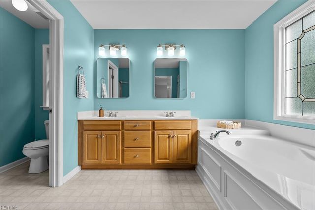 13177 Harbor DR, Carrollton, VA 23314