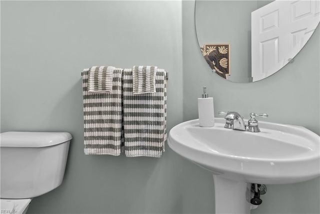 13177 Harbor DR, Carrollton, VA 23314