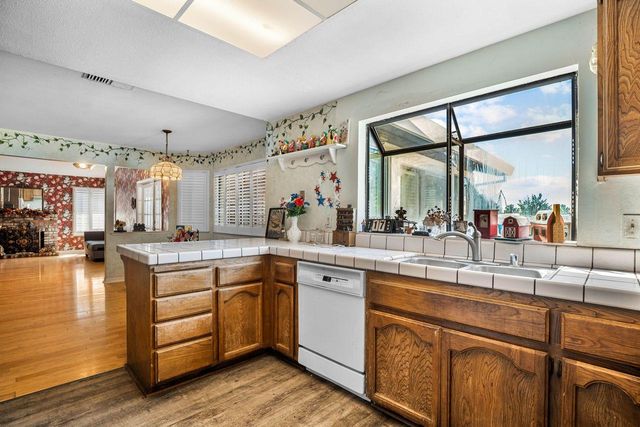 8926 Mountain Home Ct, Elk Grove, CA 95624