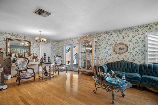 8926 Mountain Home Ct, Elk Grove, CA 95624