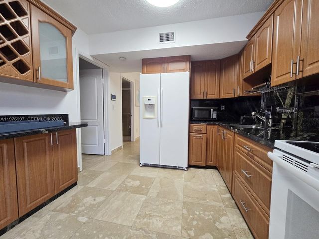 7211 W 24th Ave 2370, Hialeah, FL 33016