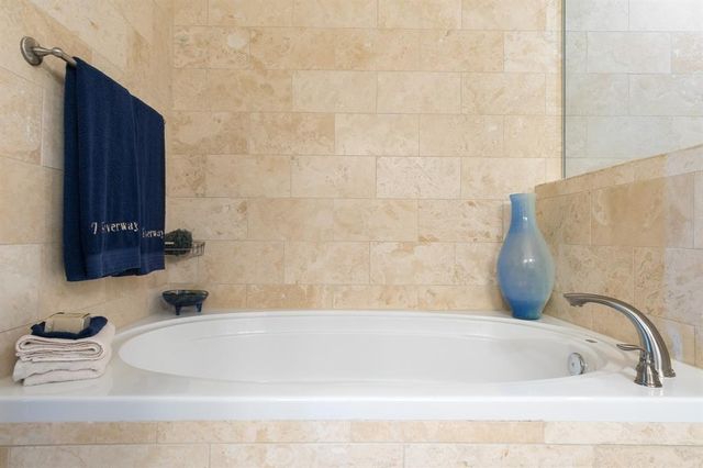 7 Riverway 1411, Houston, TX 77056