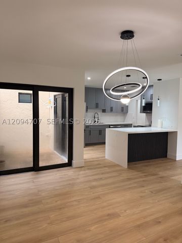 6621 NW 4th Ct, Plantation, FL 33317