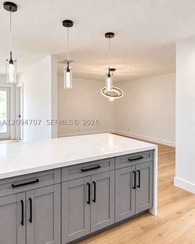6621 NW 4th Ct, Plantation, FL 33317