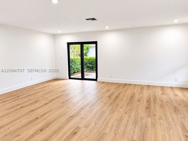 6621 NW 4th Ct, Plantation, FL 33317