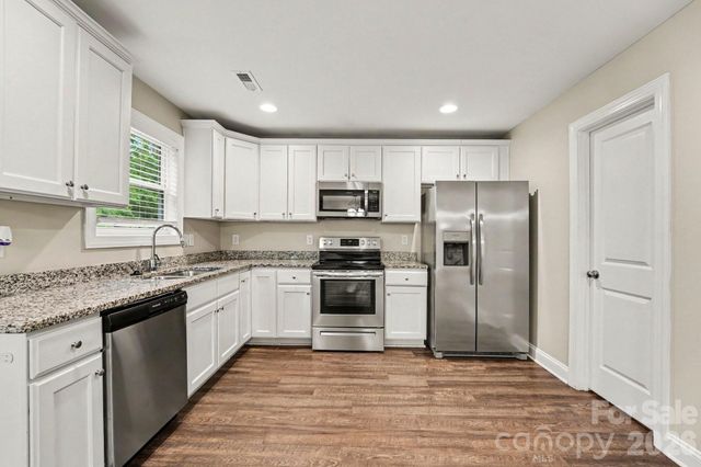 1468 Mayfair Drive, Conover, NC 28613