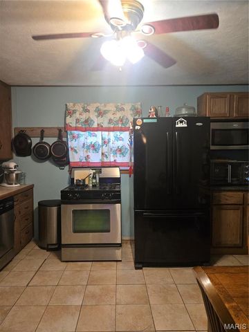 214 Oak Street, Farmington, MO 63640