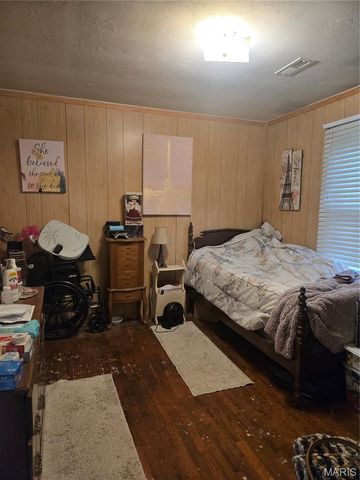 214 Oak Street, Farmington, MO 63640