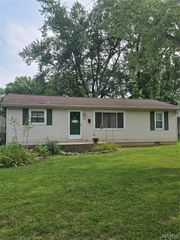214 Oak Street, Farmington, MO 63640