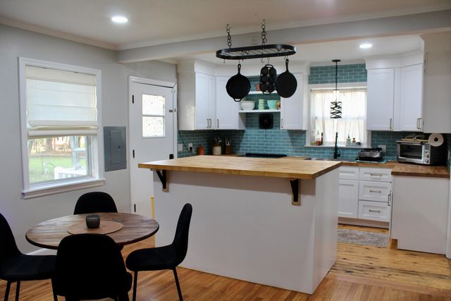 460 Hampton Street, Elloree, SC 29047