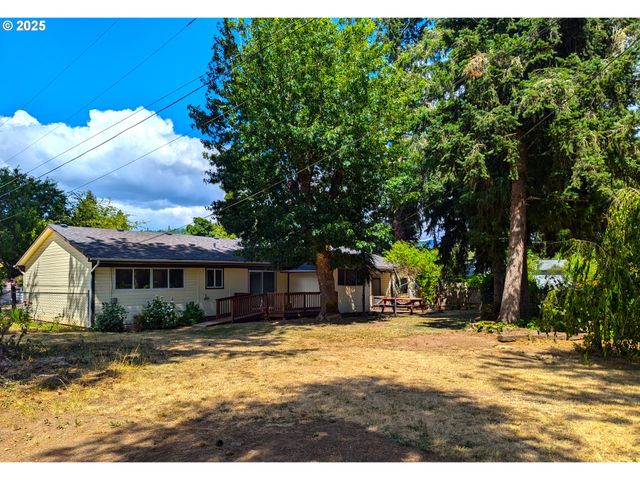 48294 HILLS St, Oakridge, OR 97463