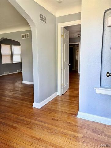 8636 Riverview Boulevard, St Louis, MO 63147