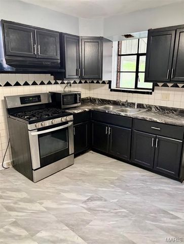 8636 Riverview Boulevard, St Louis, MO 63147
