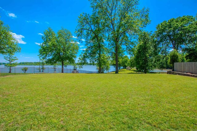 11408 Willow Beach Road, North Little Rock, AR 72117