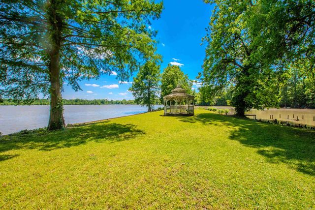 11408 Willow Beach Road, North Little Rock, AR 72117