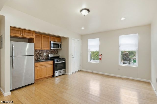 145 Summer Ave, Newark City, NJ 07104
