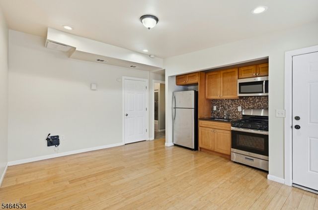 145 Summer Ave, Newark City, NJ 07104