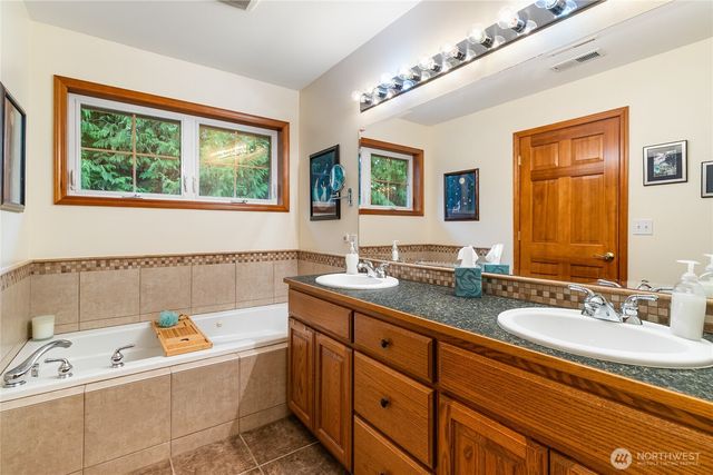 735 Ivy Street, Lynden, WA 98264