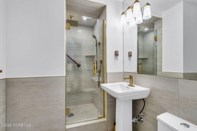 28 Riverside Avenue 1N, Red Bank, NJ 07701