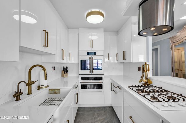 28 Riverside Avenue 1N, Red Bank, NJ 07701