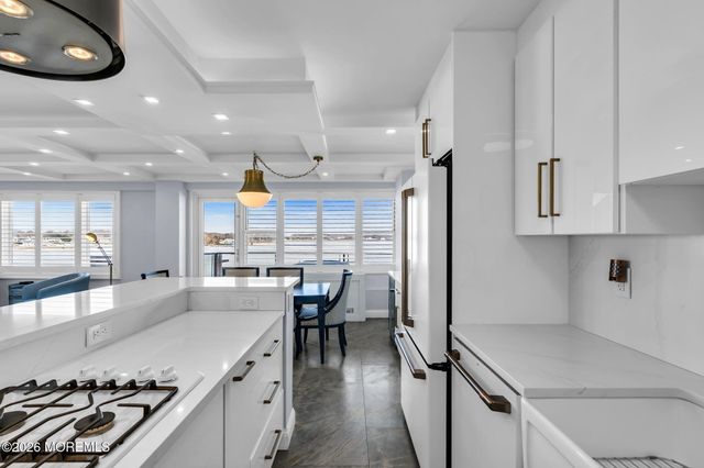 28 Riverside Avenue 1N, Red Bank, NJ 07701