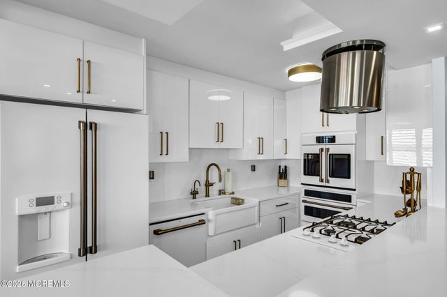 28 Riverside Avenue 1N, Red Bank, NJ 07701