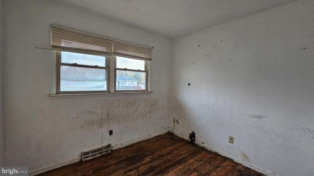 1500 VENUS DR, Vineland, NJ 08360