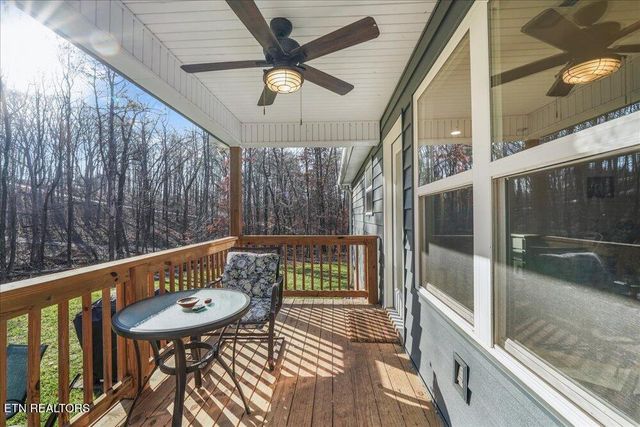 8600 Lakeland Drive, Lenoir City, TN 37772